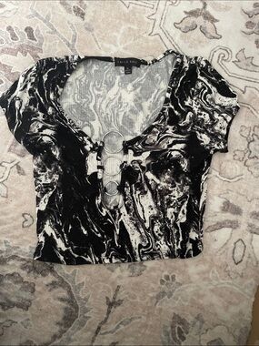 Faded Rose Black & White Marble Ring-Front Crop Top